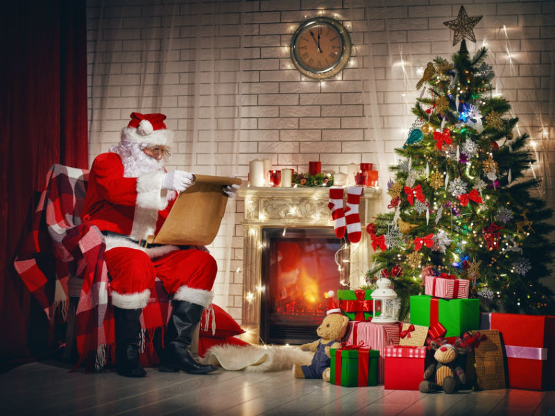 Поздравление Деда Мороза и Снегурочки детей с ограниченными возможностями здоровья на дому