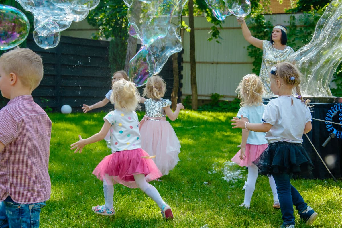 Детское шоу мыльных пузырей